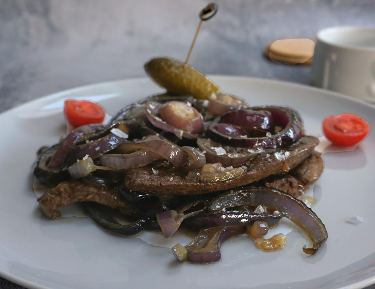 PanFried Calves' Liver And Red Onions Recipe Cuisine Fiend